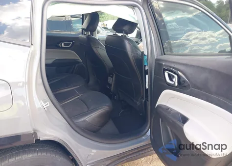 2022 Jeep Compass Limited 4X4 z USA, uszkodzony, nr VIN 3C4NJDCB7NT121982